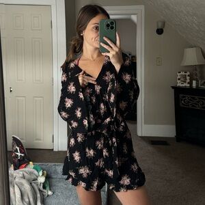 🖤🌹American eagle: black rose, flowy romper, Small